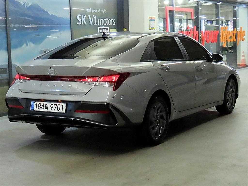 HYUNDAI Avante - Vista 4