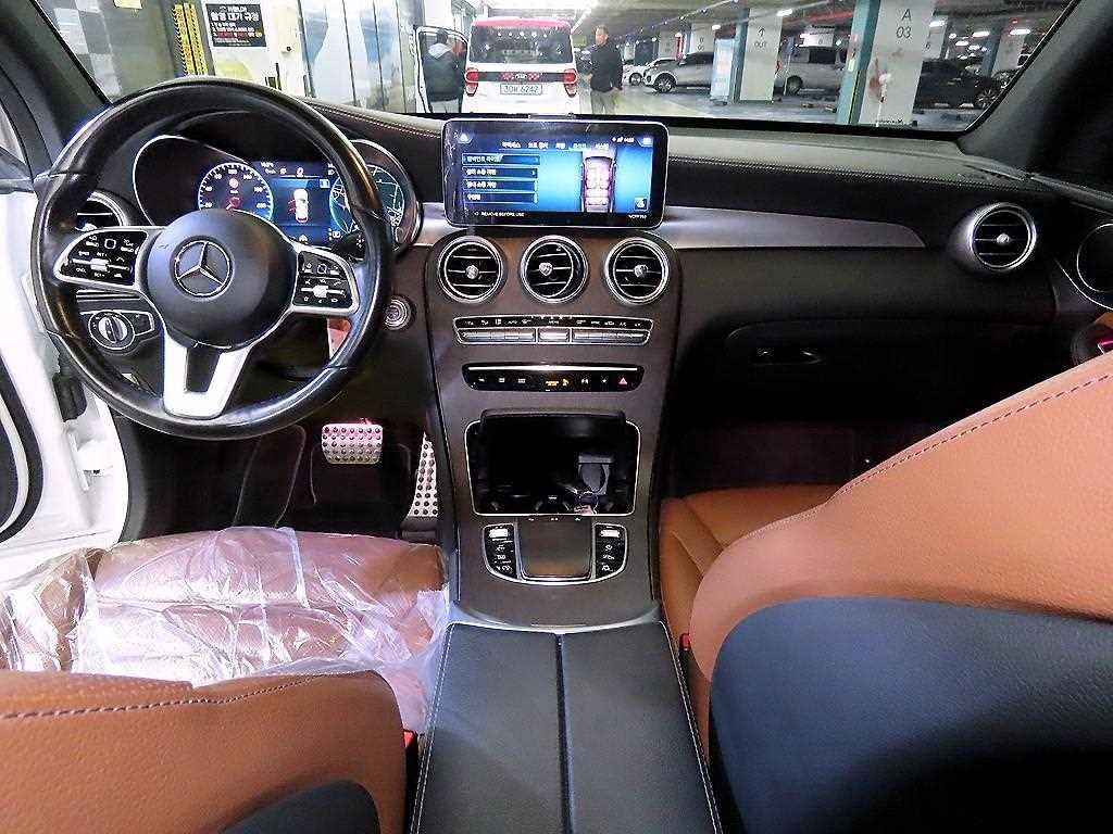 Mercedes Benz GLC Class - Vista 10