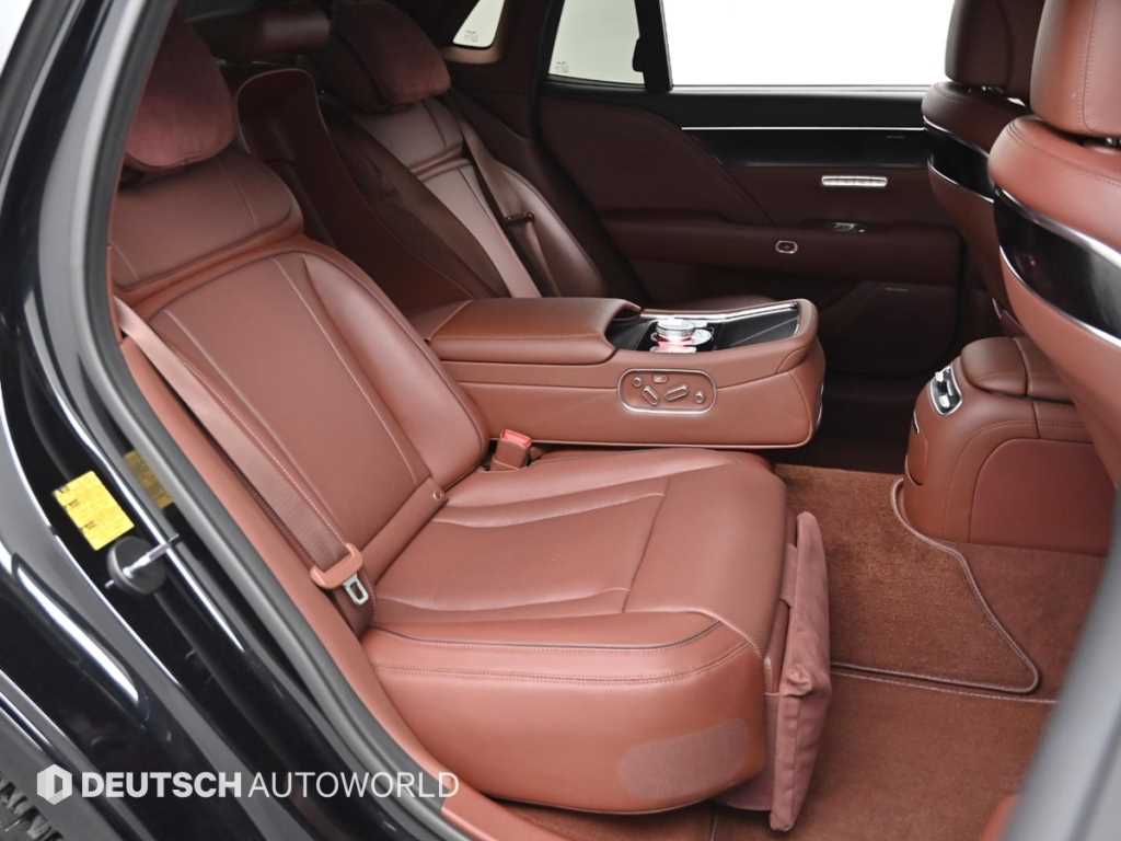 Genesis G90 - Vista 12