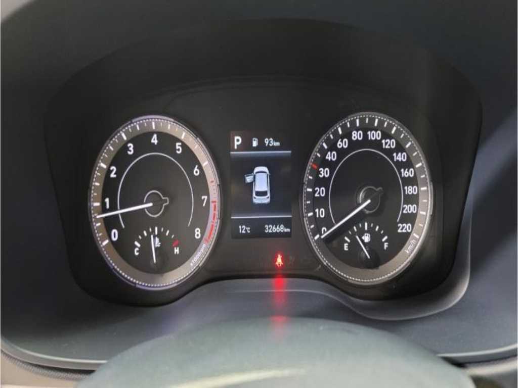 HYUNDAI Venue - Vista 9