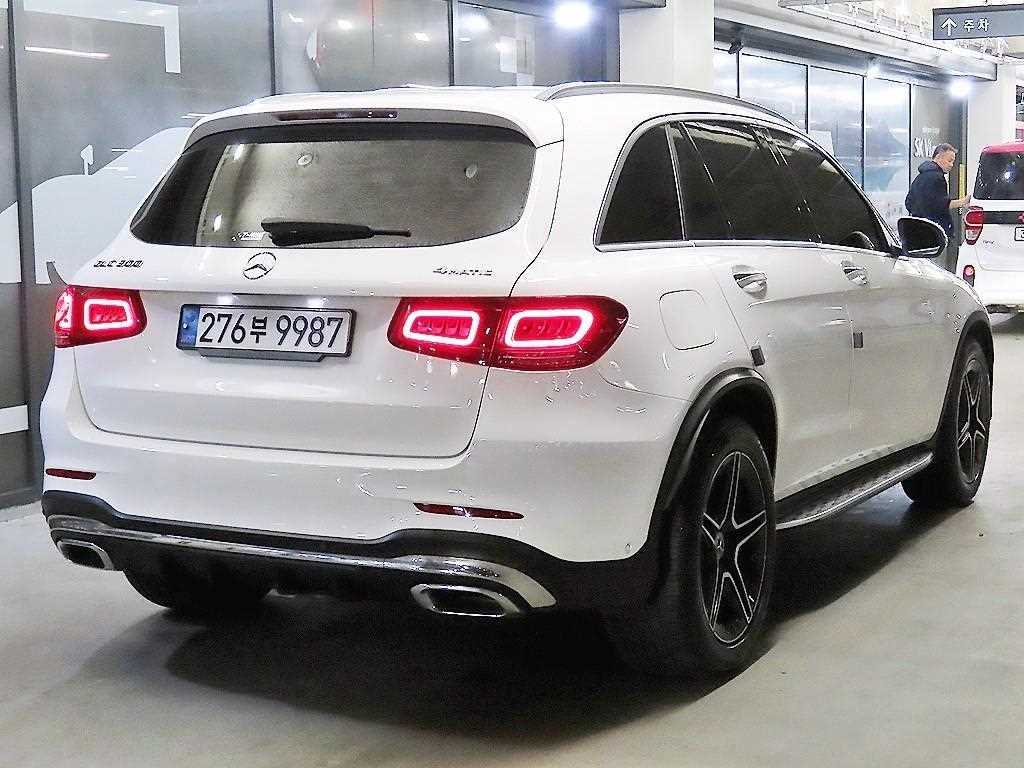 Mercedes Benz GLC Class - Vista 4