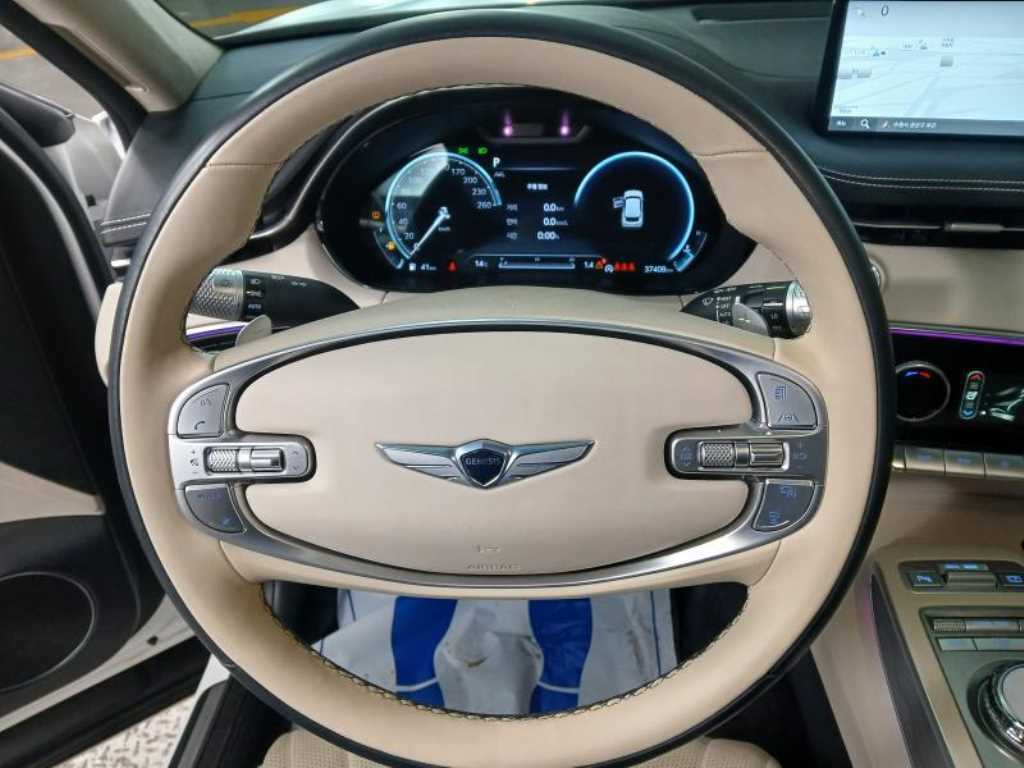 Genesis GV70 - Vista 8