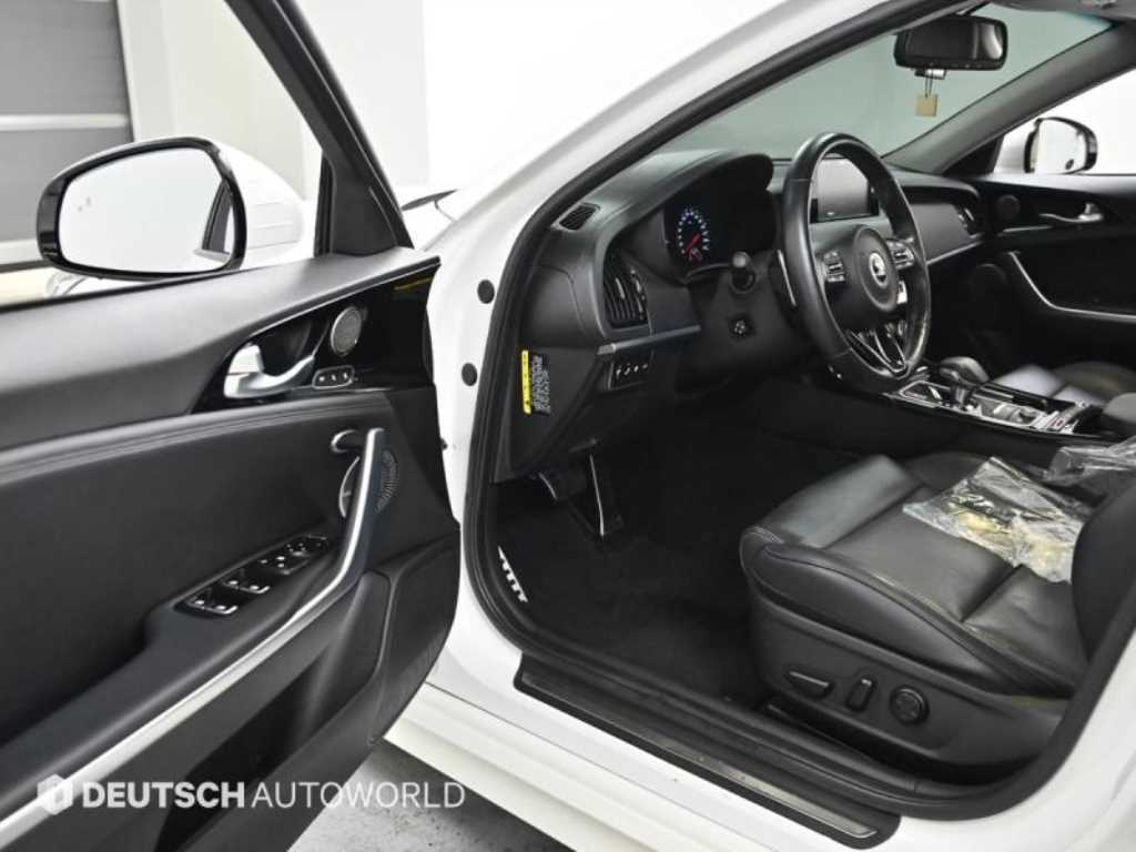 KIA Stinger - Vista 11