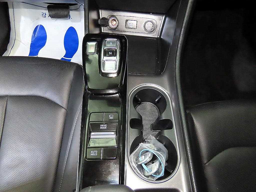 HYUNDAI Sonata - Vista 12