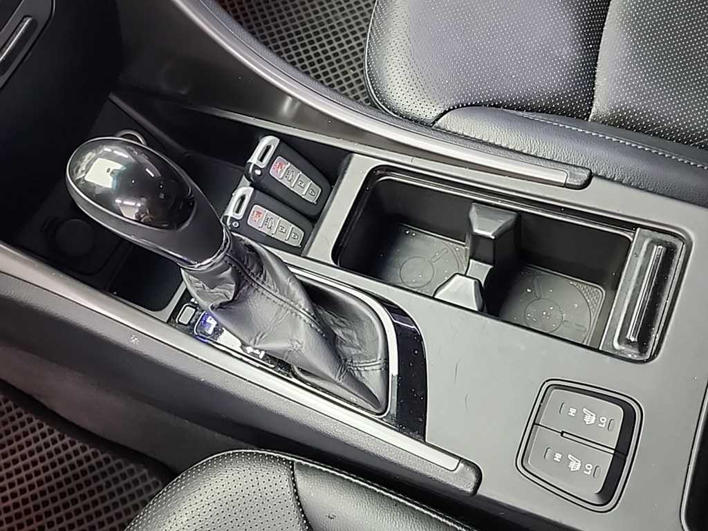 HYUNDAI Sonata - Vista 8