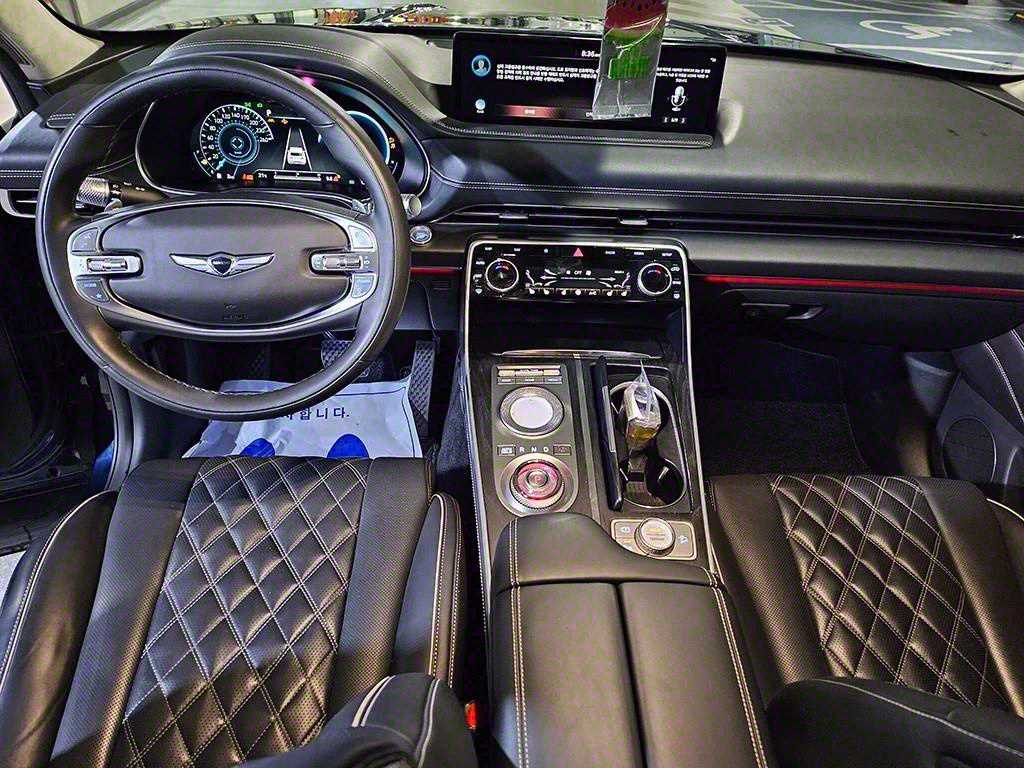 Genesis GV80 - Vista 8