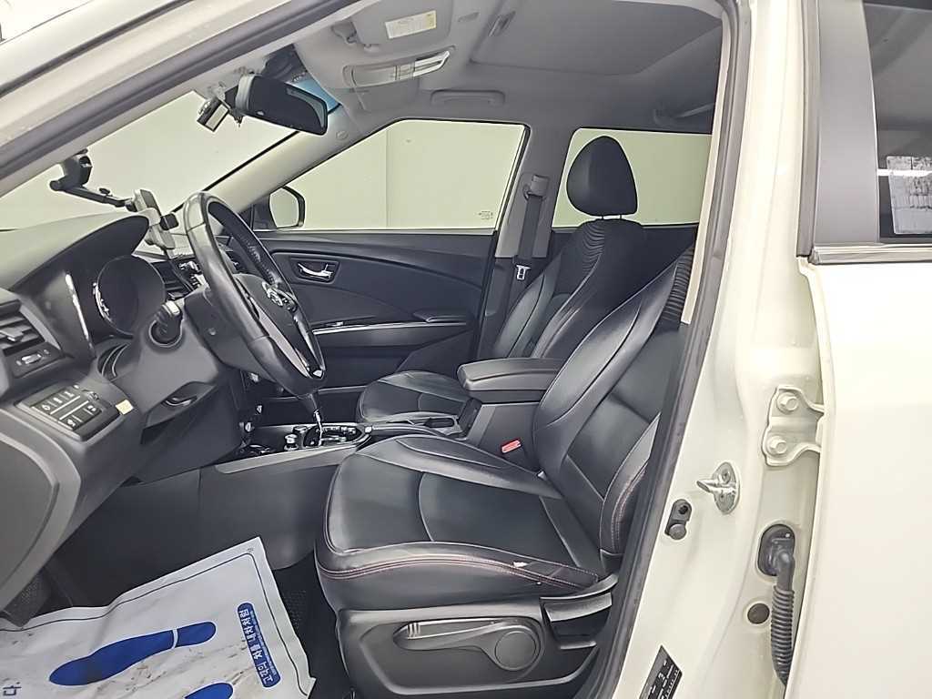 Ssangyong Tivoli - Vista 11