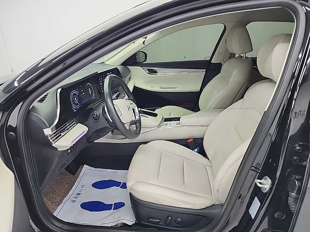 HYUNDAI Grandeur - Vista 11