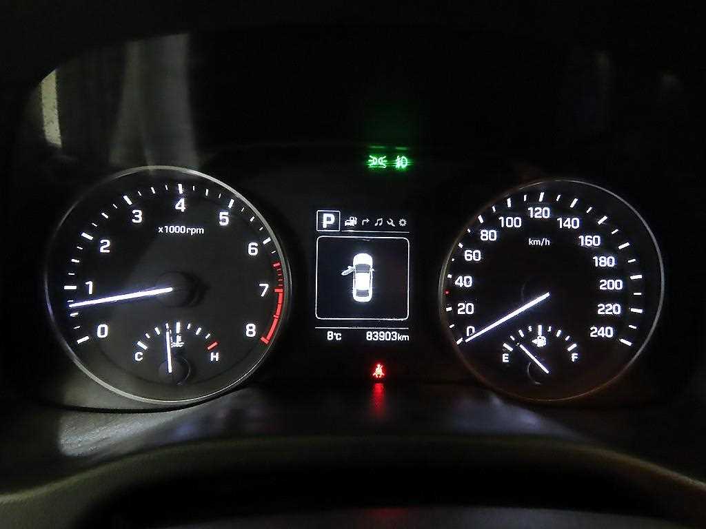 HYUNDAI Avante - Vista 9