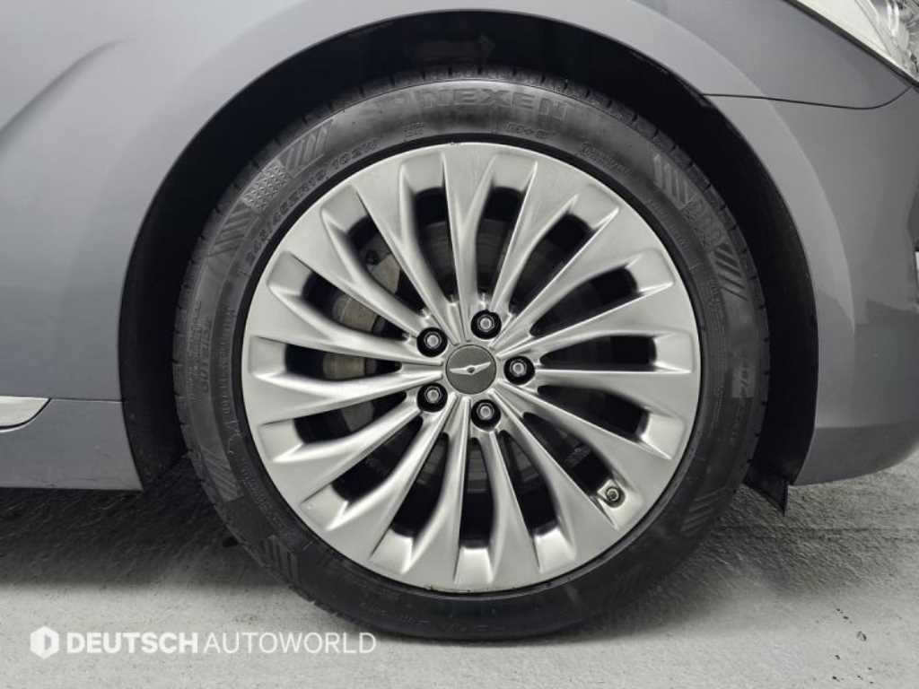 Genesis EQ900 - Vista 5