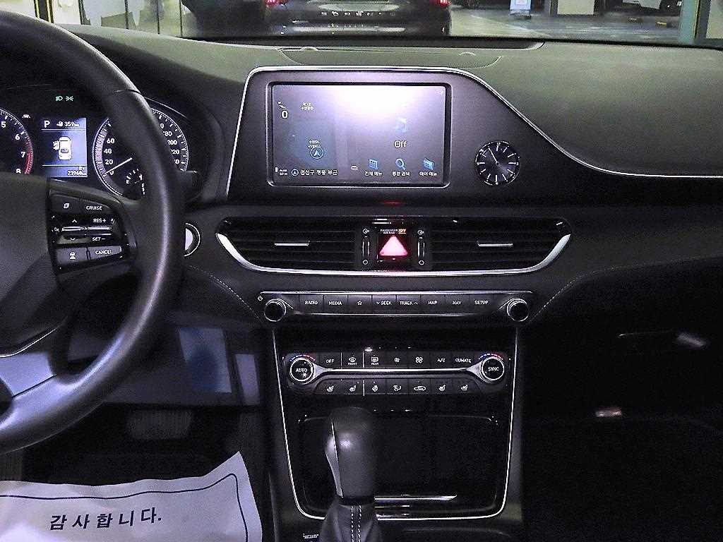 HYUNDAI Grandeur - Vista 11