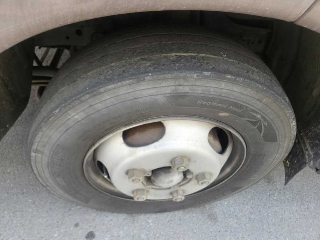 medium and large bus Hyundai bus - Vista 12