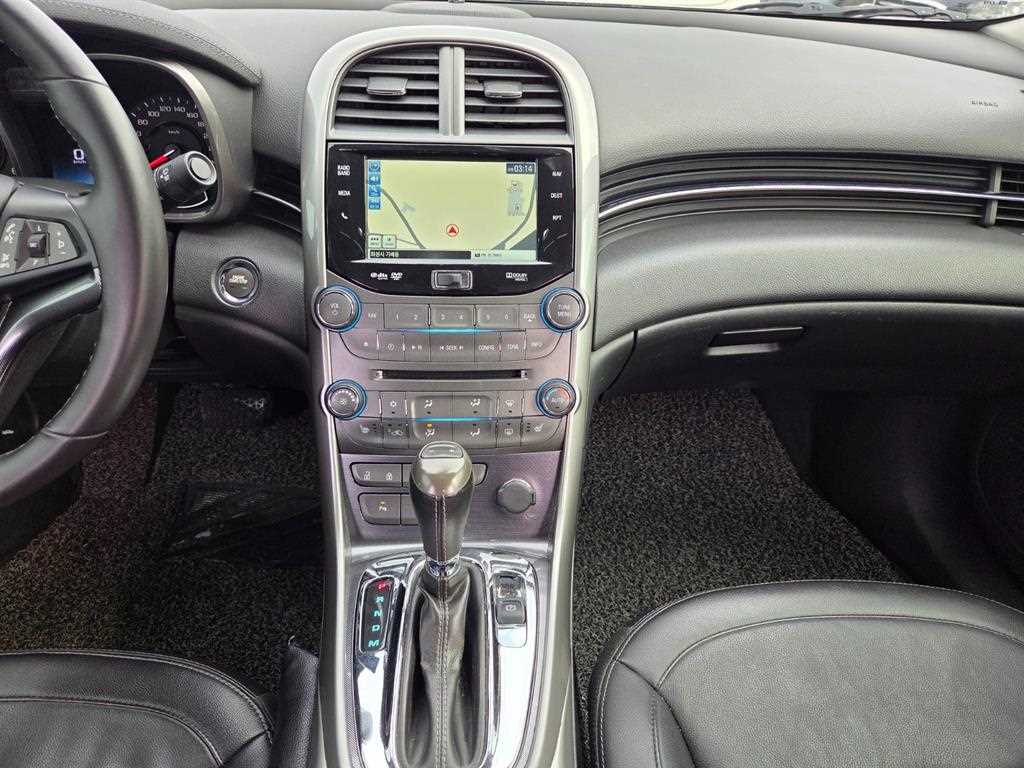 Chevrolet Malibu - Vista 8