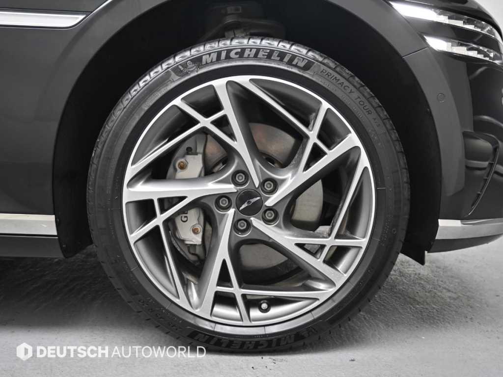 Genesis G90 - Vista 5