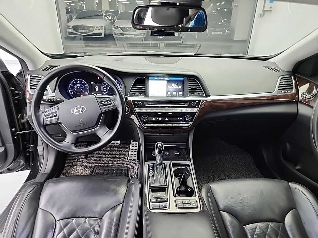 HYUNDAI Aslan - Vista 7