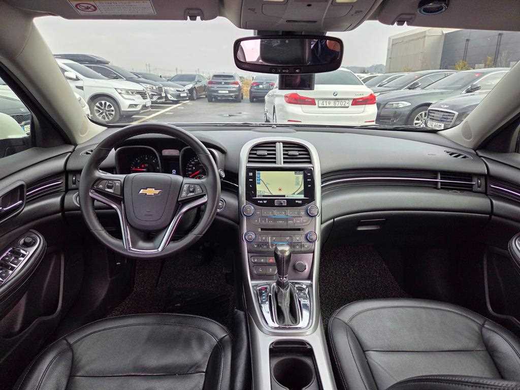 Chevrolet Malibu - Vista 5