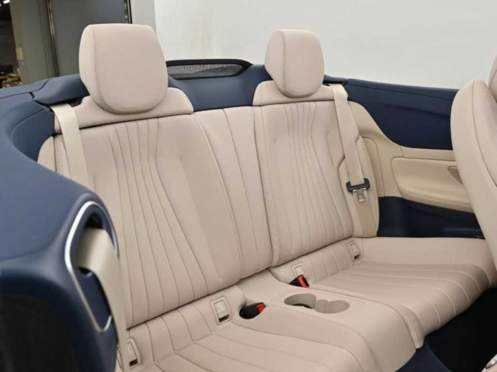 Mercedes Benz E class - Vista 12