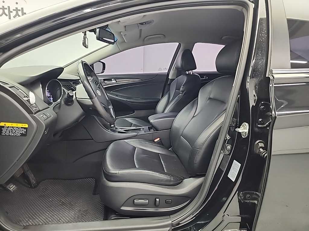 HYUNDAI Sonata - Vista 11