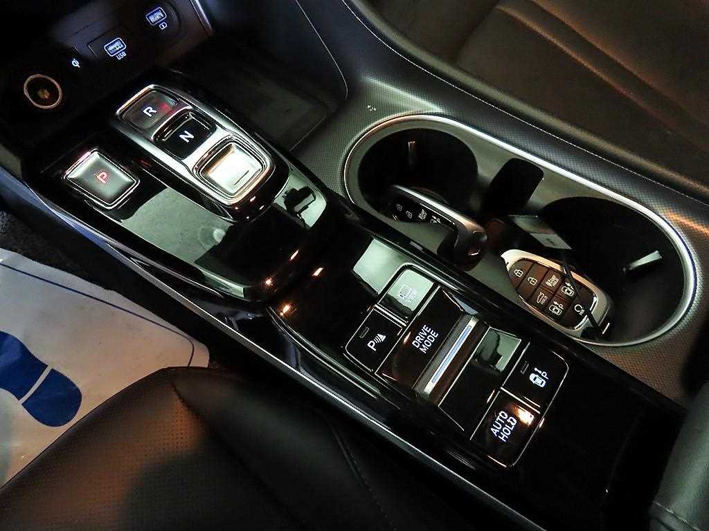 HYUNDAI Sonata - Vista 12