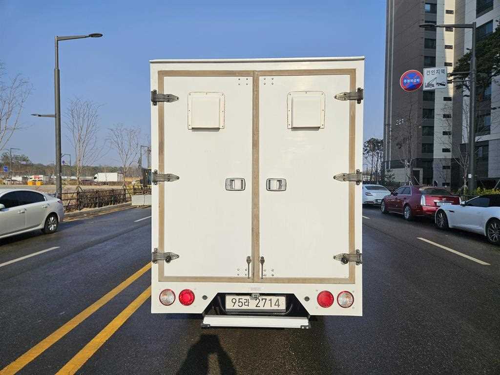 Small Truck Top_Work Through Band - Vista 6