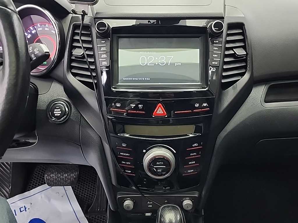 Ssangyong Tivoli - Vista 10