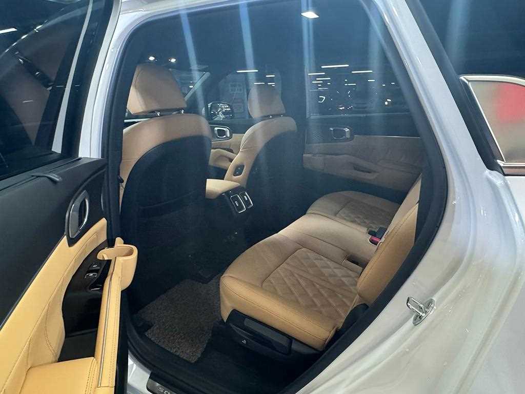 KIA Sorento - Vista 8