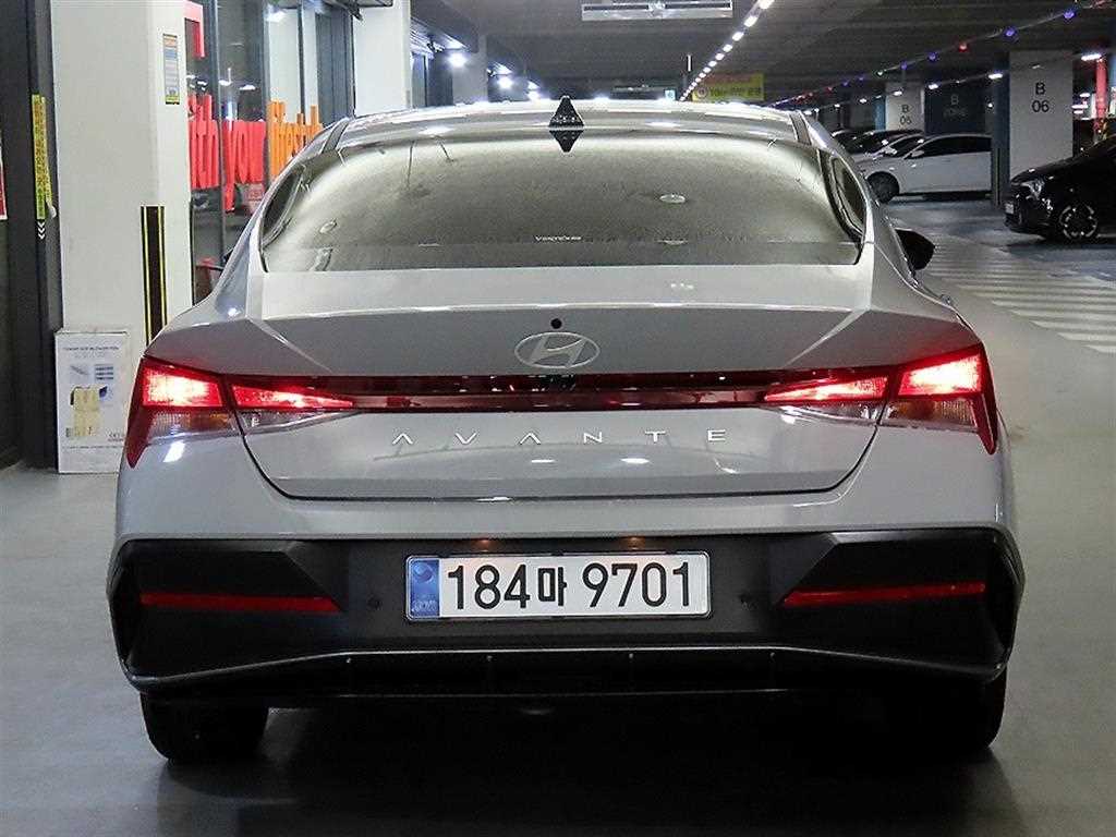 HYUNDAI Avante - Vista 5