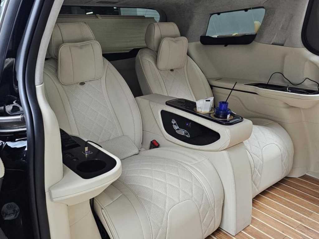 KIA Carnival - Vista 10