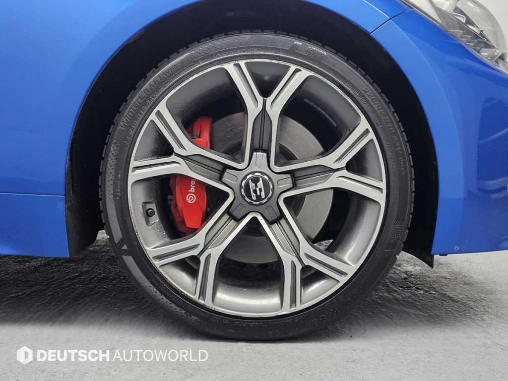 KIA Stinger - Vista 5