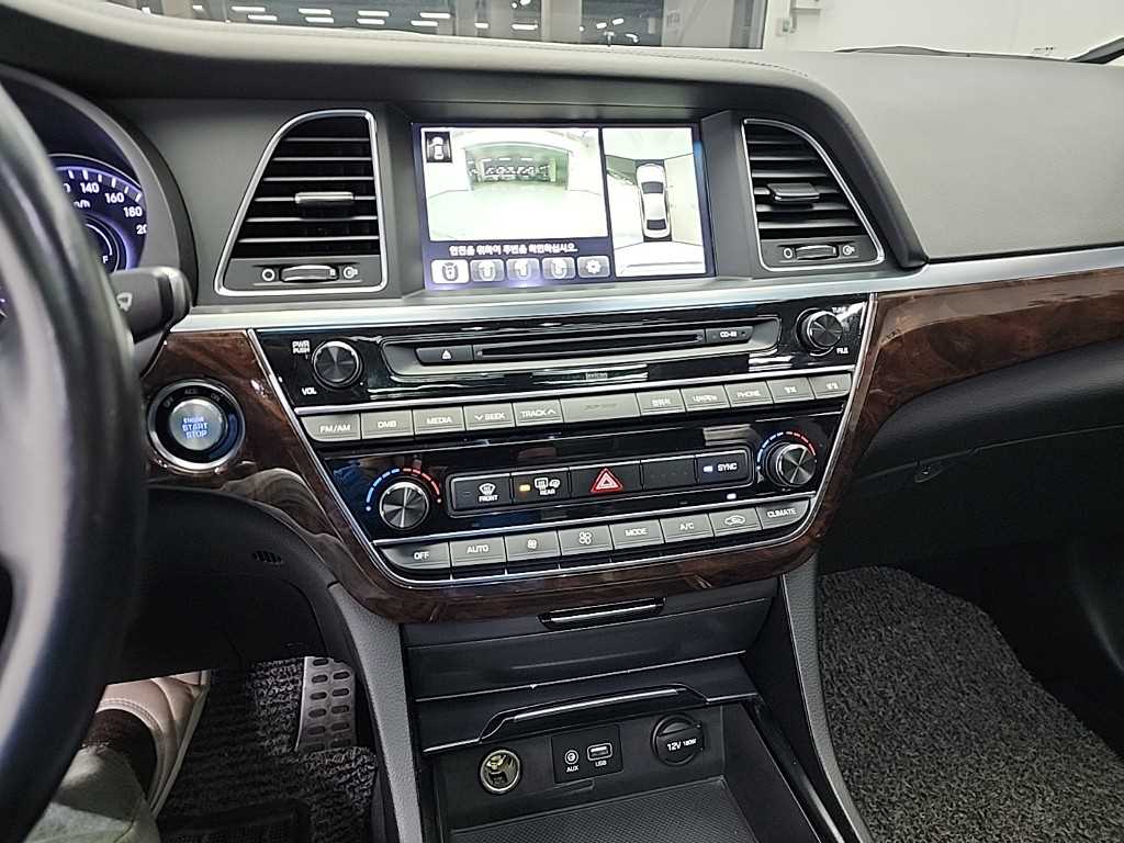 HYUNDAI Aslan - Vista 10