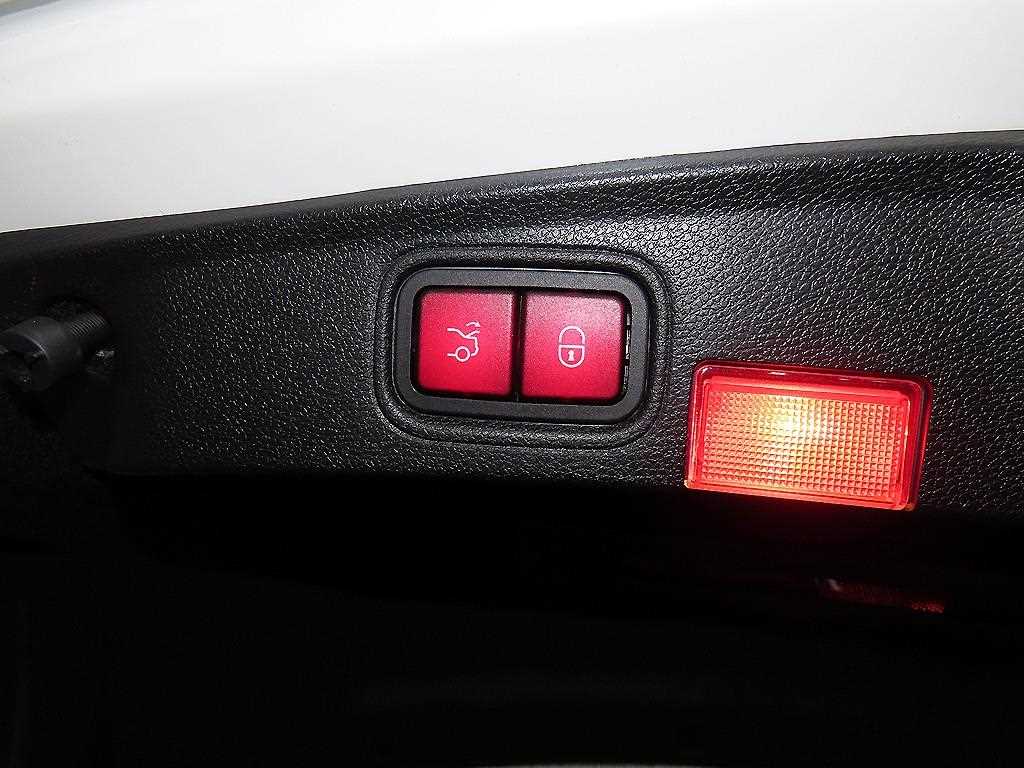 Mercedes Benz C Class 2017 Blanco - Importación desde Corea - HF Imports Iquique - Foto 17