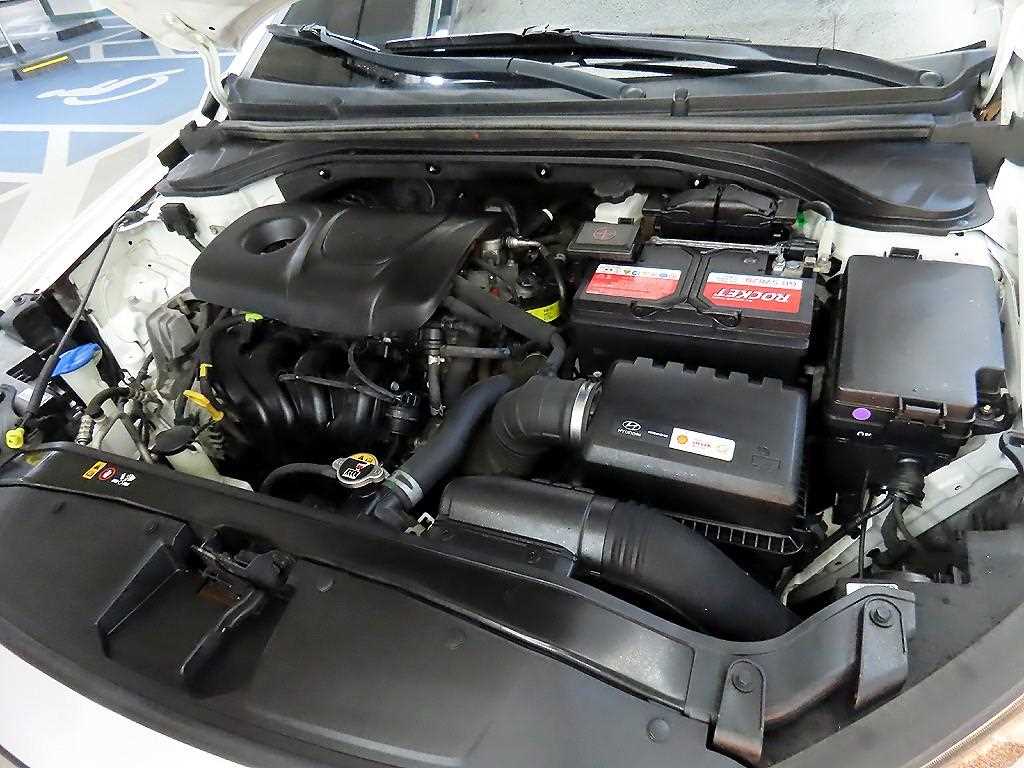 HYUNDAI Avante 2018 Blanco - Importación desde Corea - HF Imports Iquique - Foto 19