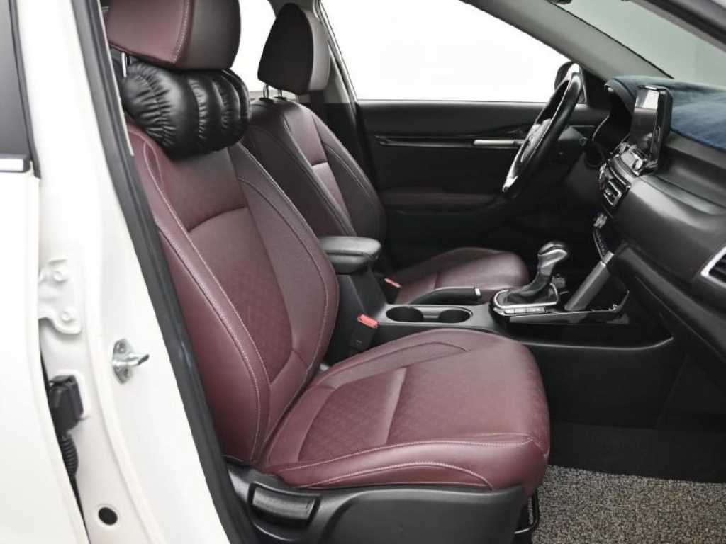 KIA Seltos - Vista 8