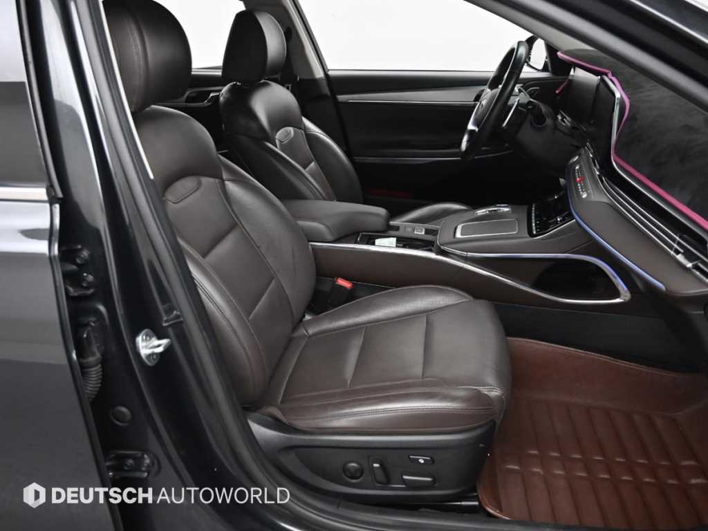 HYUNDAI Grandeur - Vista 10