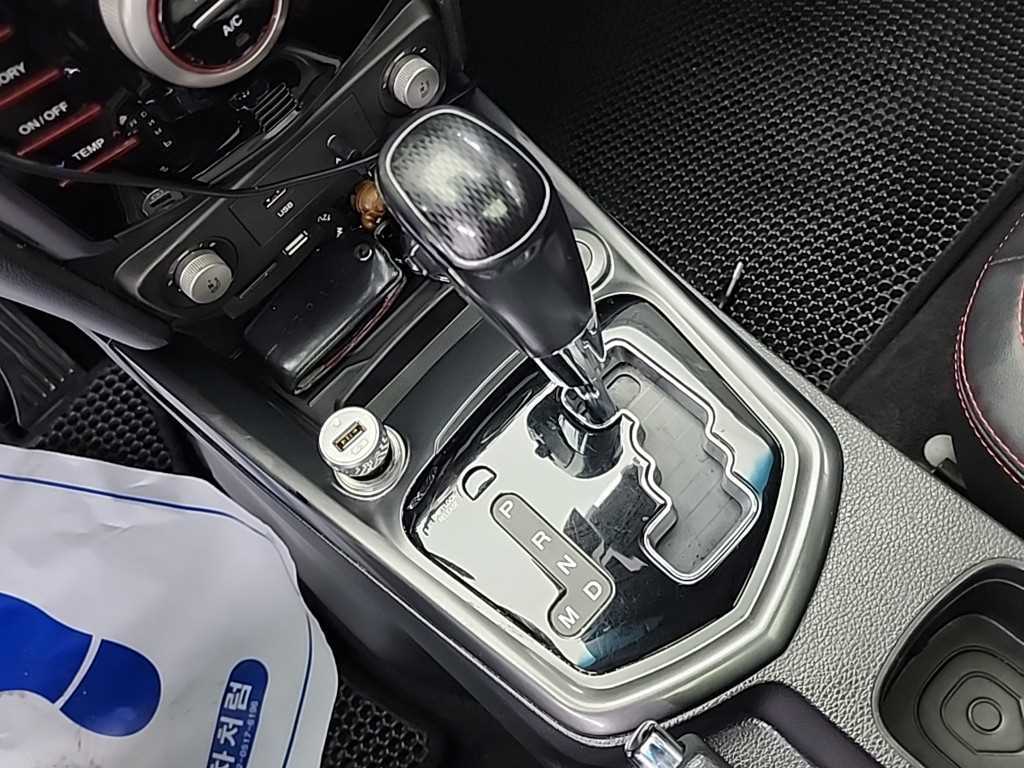 Ssangyong Tivoli - Vista 8