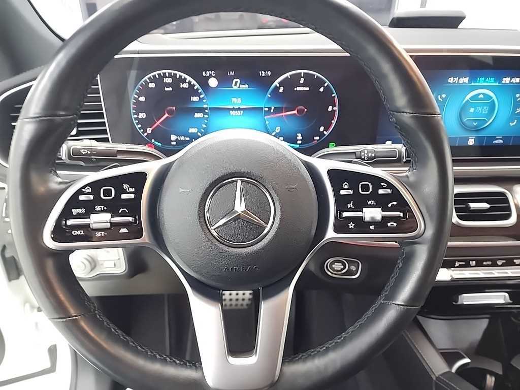 Mercedes Benz GLE Class - Vista 9