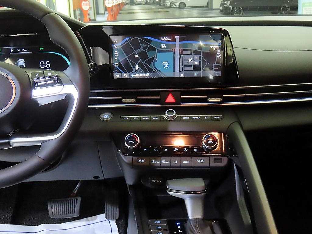 HYUNDAI Avante - Vista 11