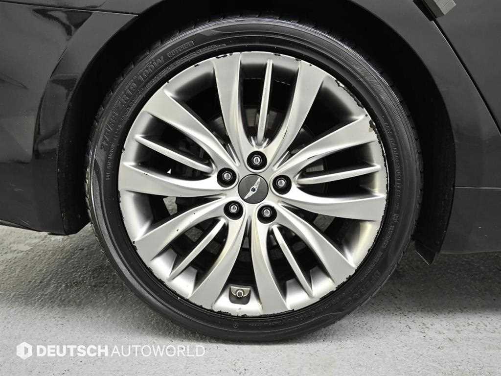 HYUNDAI Genesis - Vista 5