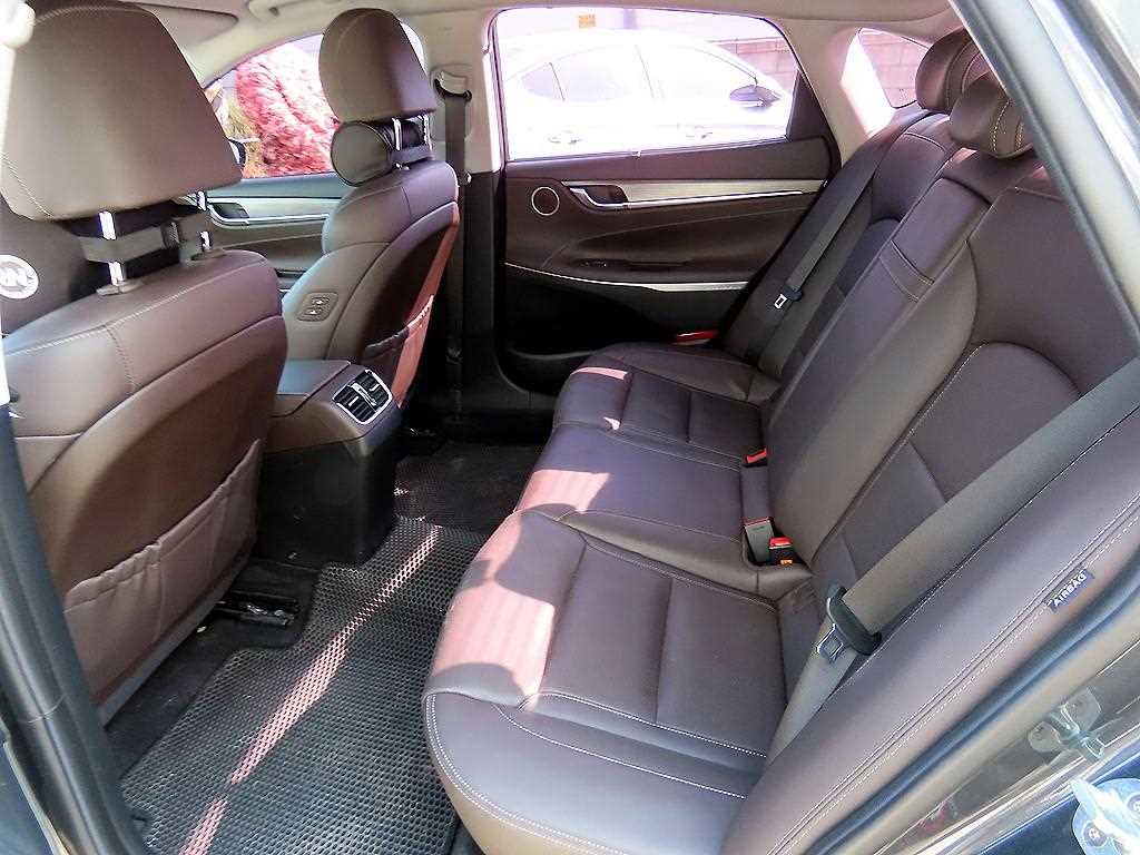 HYUNDAI Grandeur - Vista 6