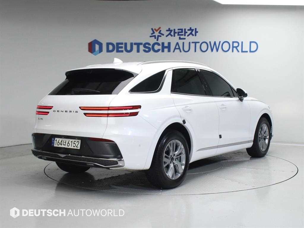 Genesis GV70 - Vista 4