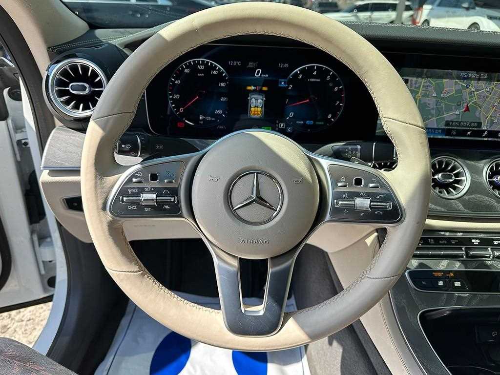 Mercedes Benz CLS Class - Vista 7