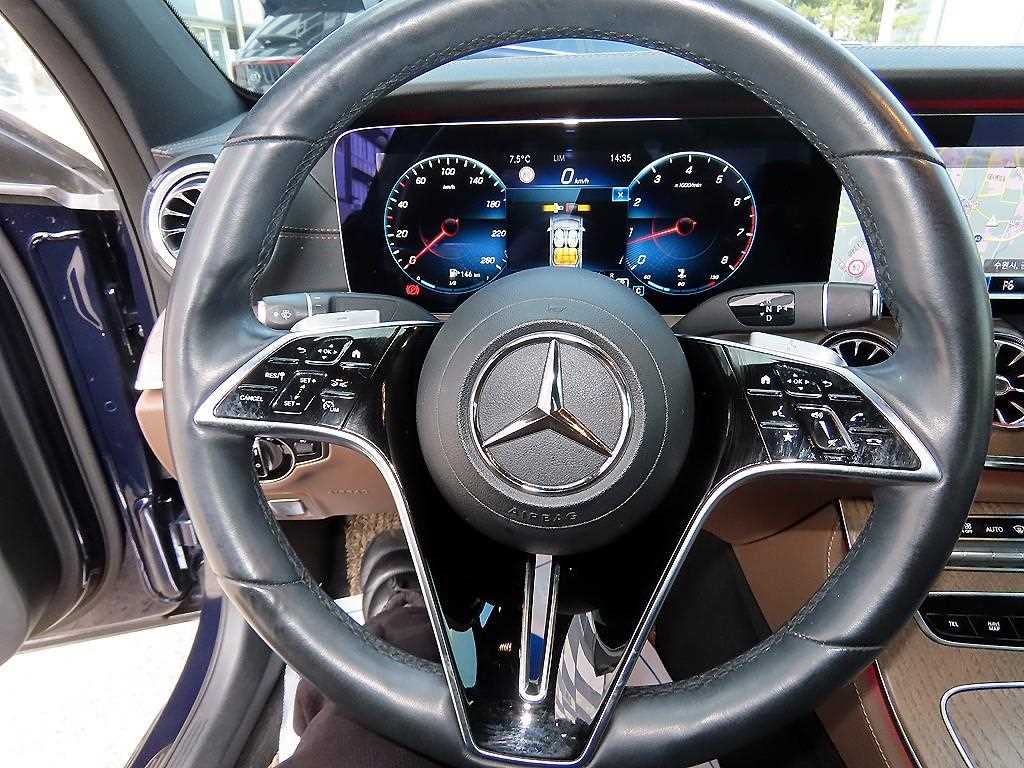 Mercedes Benz E class - Vista 8