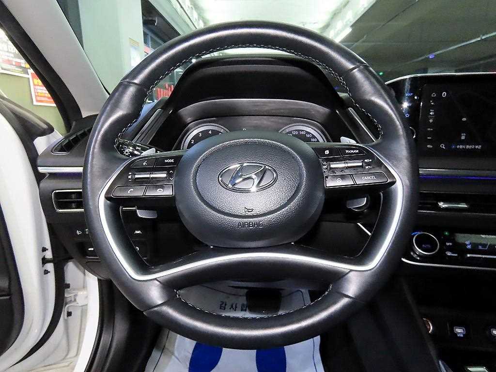 HYUNDAI Sonata - Vista 8