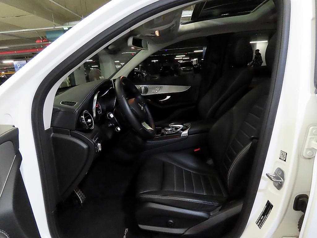 Mercedes Benz GLC Class - Vista 6