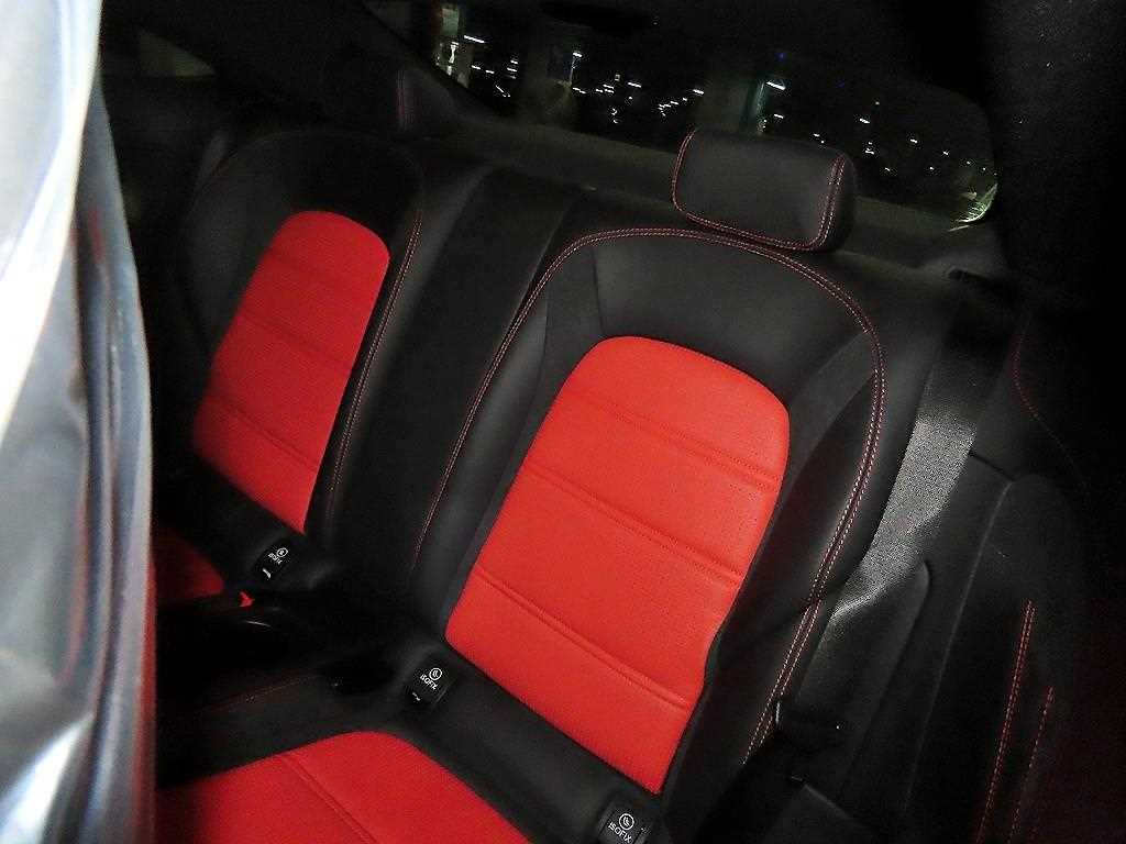 Mercedes Benz C Class - Vista 7