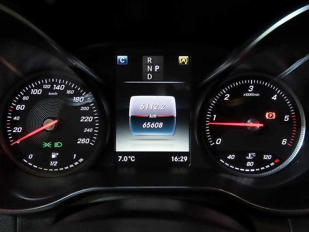 Mercedes Benz GLC Class - Vista 9