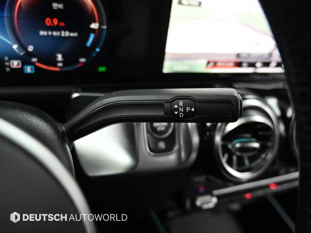 Mercedes Benz GLB Class - Vista 9