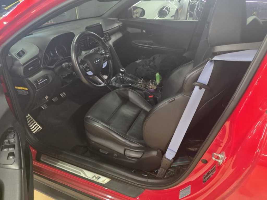 HYUNDAI Veloster - Vista 6
