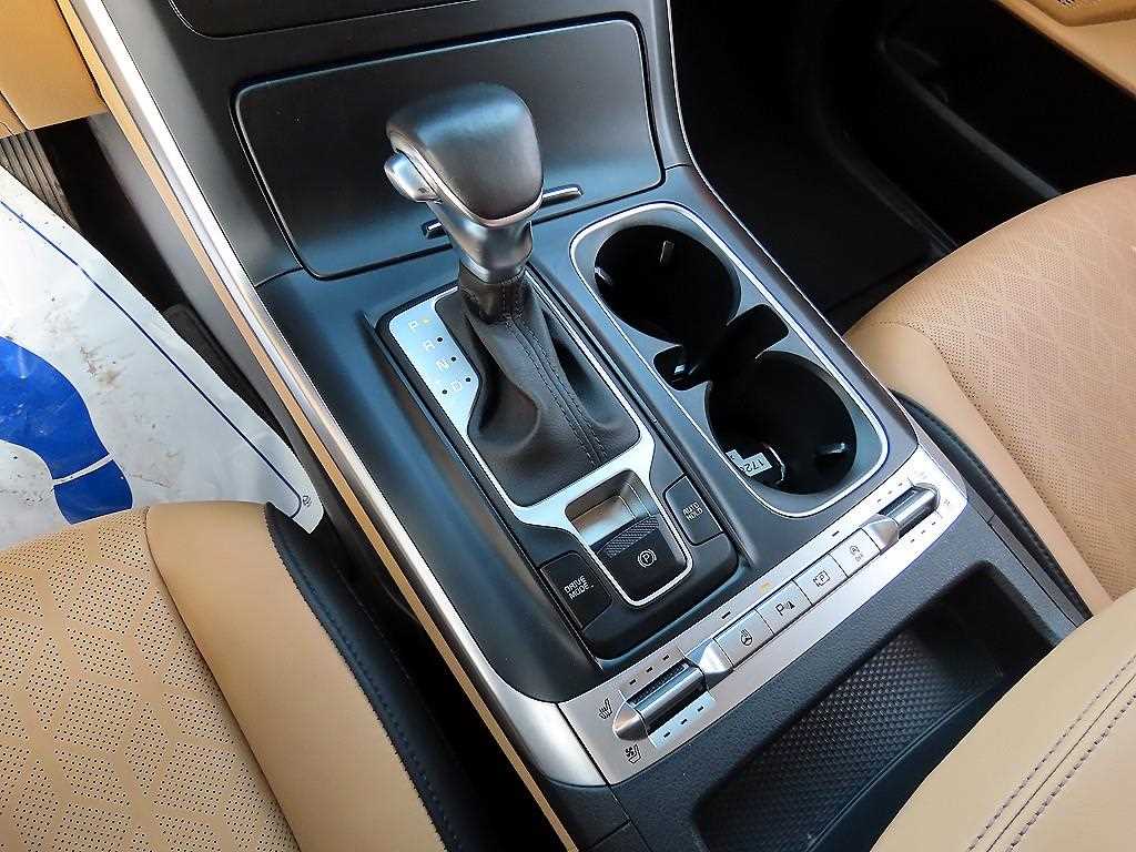 KIA Carnival - Vista 11