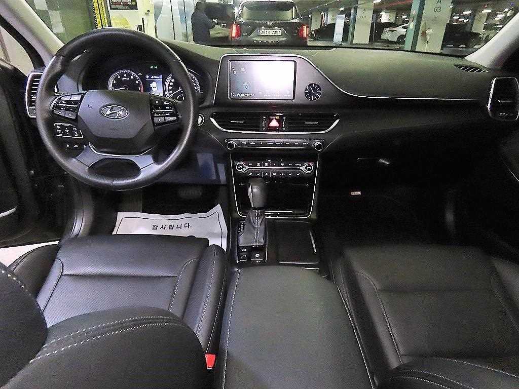 HYUNDAI Grandeur - Vista 10